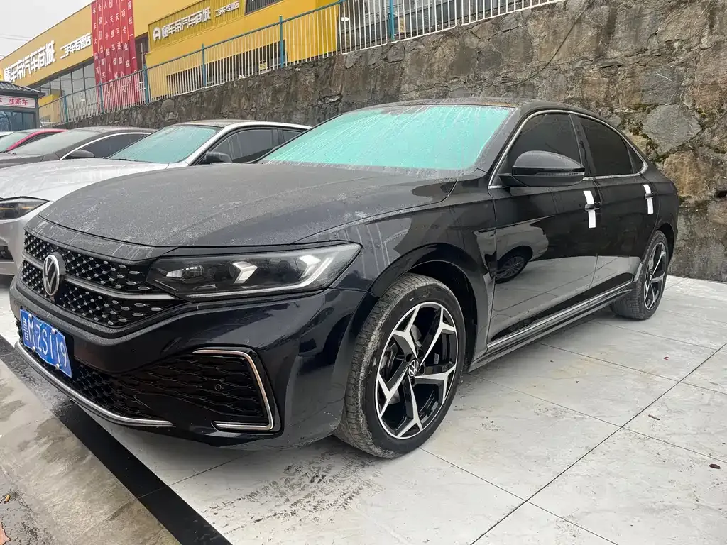 Volkswagen Passat 2023 из CN, фото 1