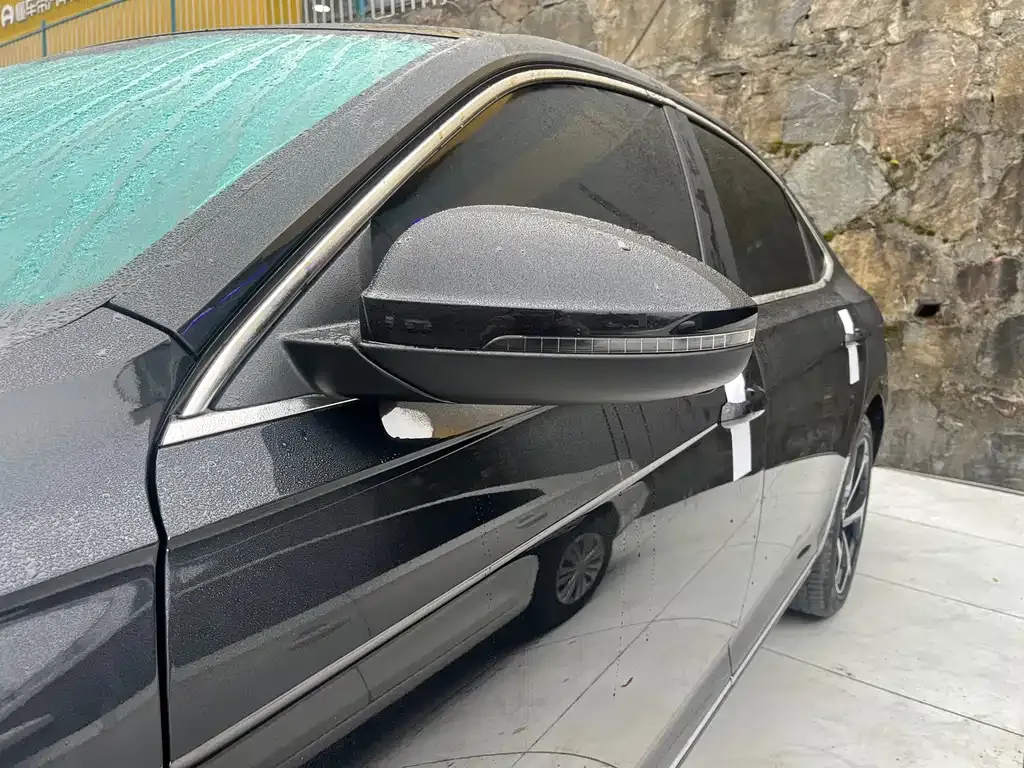 Volkswagen Passat 2023 из CN, фото 10