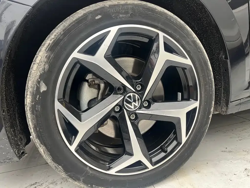 Volkswagen Passat 2023 из CN, фото 3