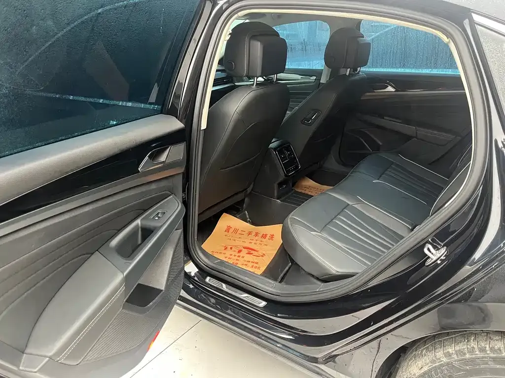 Volkswagen Passat 2023 из CN, фото 4