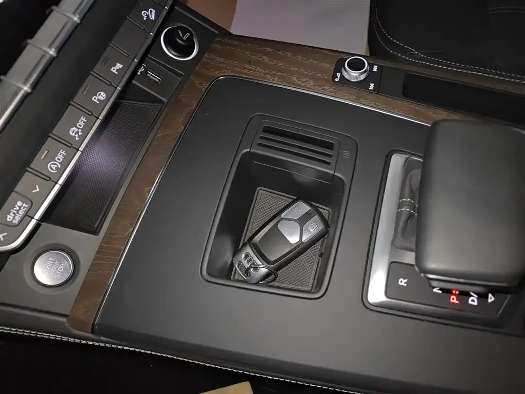 Audi Q5L 2022 из CN, фото 9