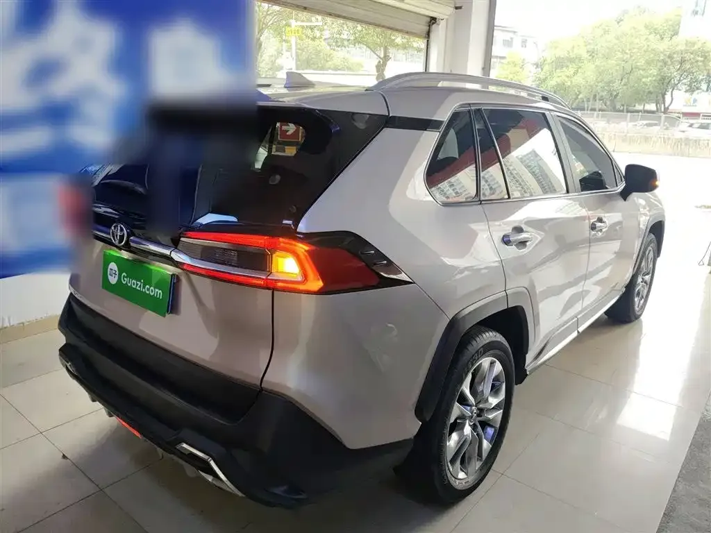 Toyota Wildlander 2023 из CN, фото 2