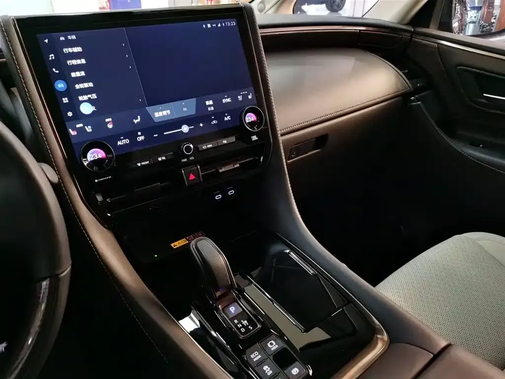 Toyota Vellfire 2024 из CN, фото 8