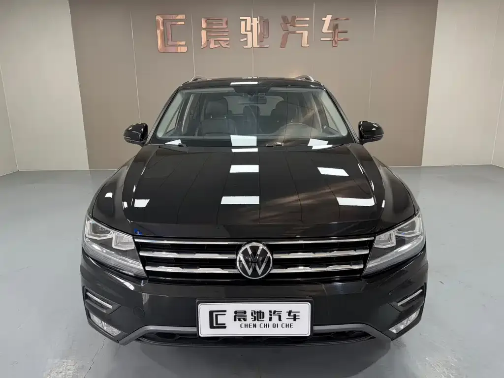 Volkswagen Tiguan L — фото 2