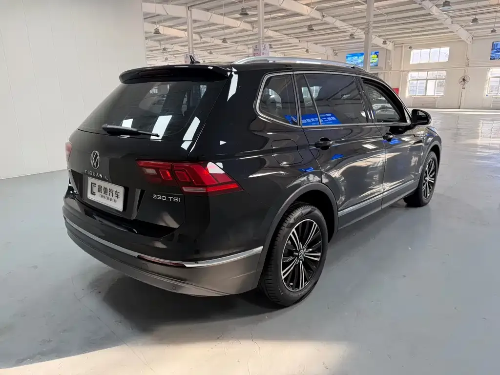 Volkswagen Tiguan L — фото 6