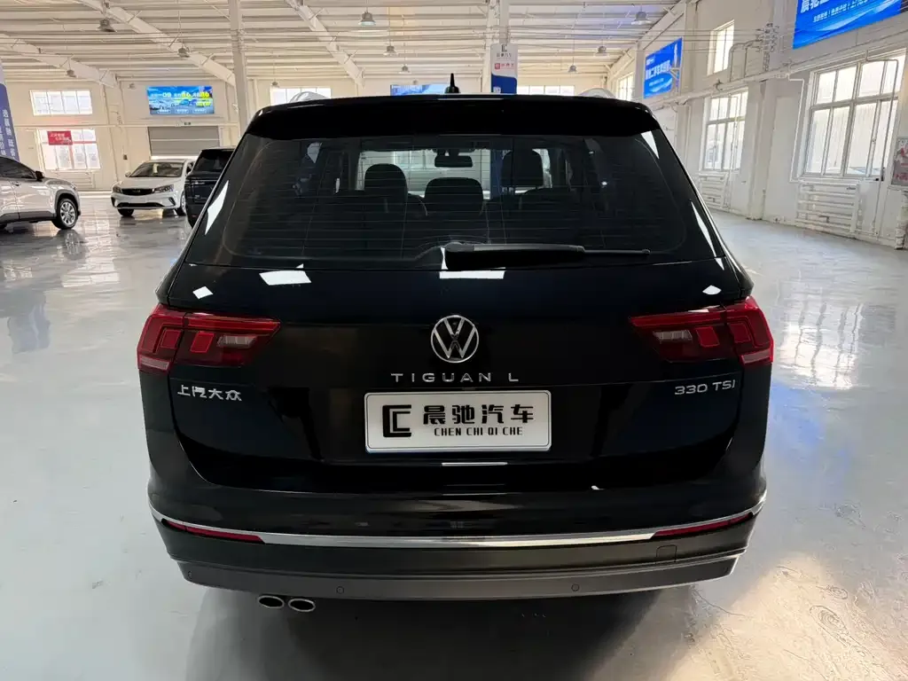Volkswagen Tiguan L — фото 10