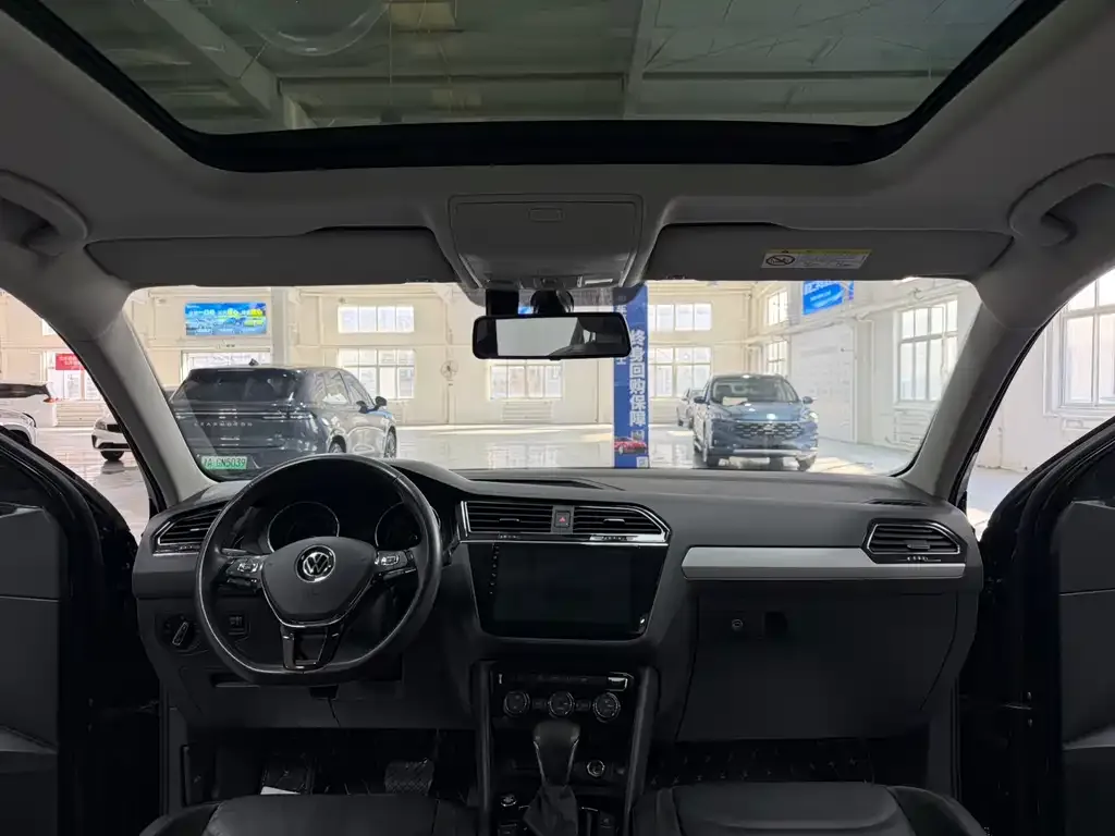 Volkswagen Tiguan L — фото 4