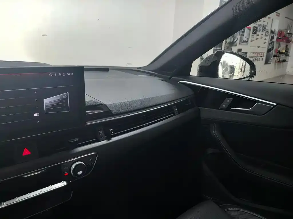 Audi A4L 2023 из CN, фото 2