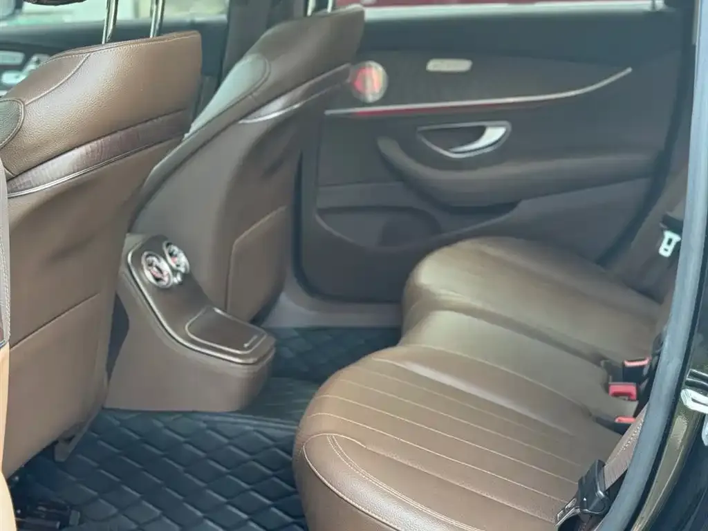 Mercedes-Benz E-Class 2021 из CN, фото 2