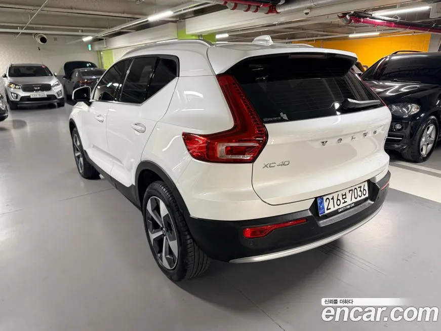 Volvo XC40 — фото 3