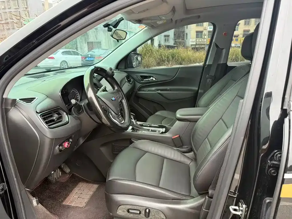 Chevrolet Equinox 2023 из CN, фото 8