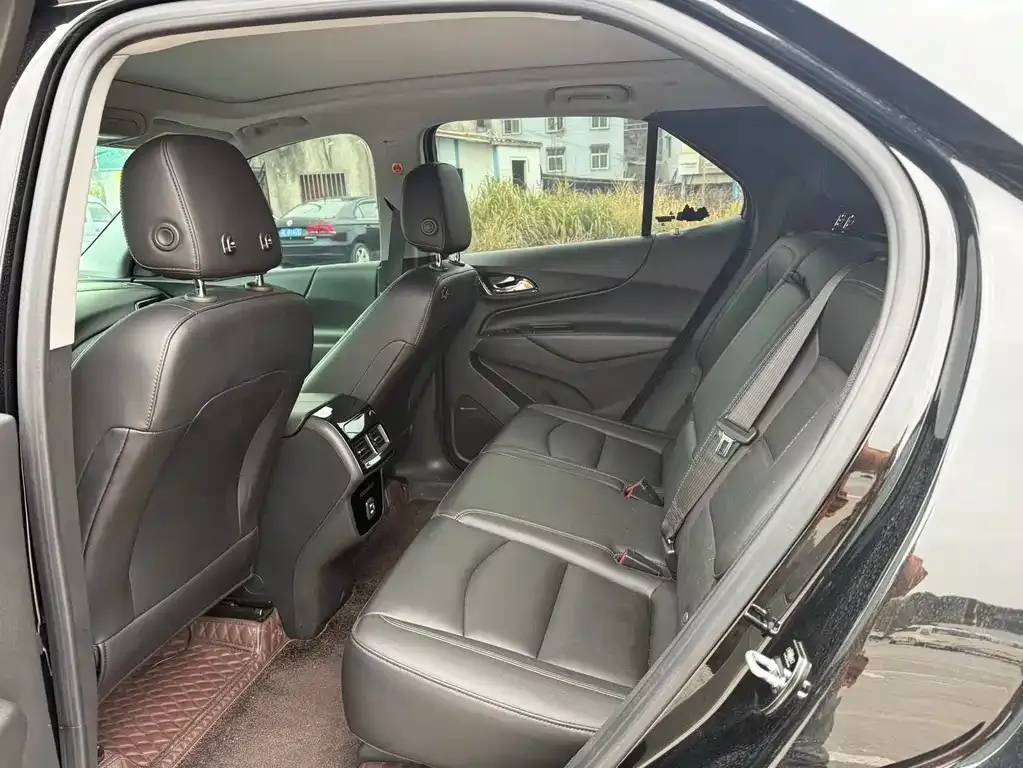 Chevrolet Equinox 2023 из CN, фото 5