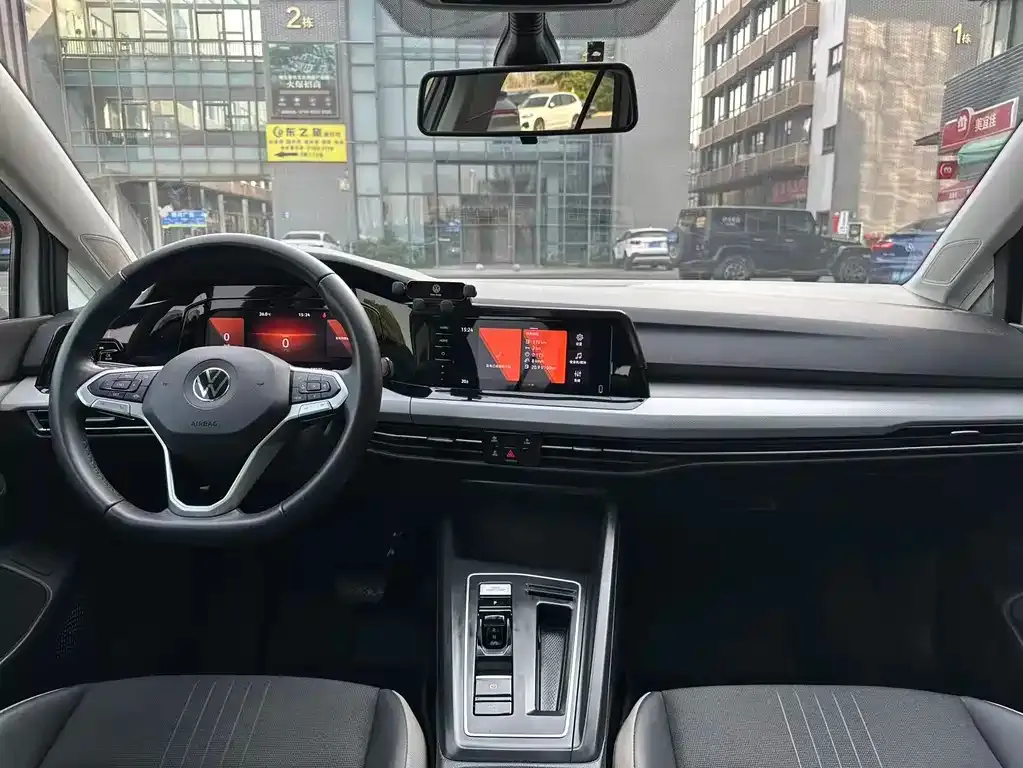 Volkswagen Golf 2022 из CN, фото 4