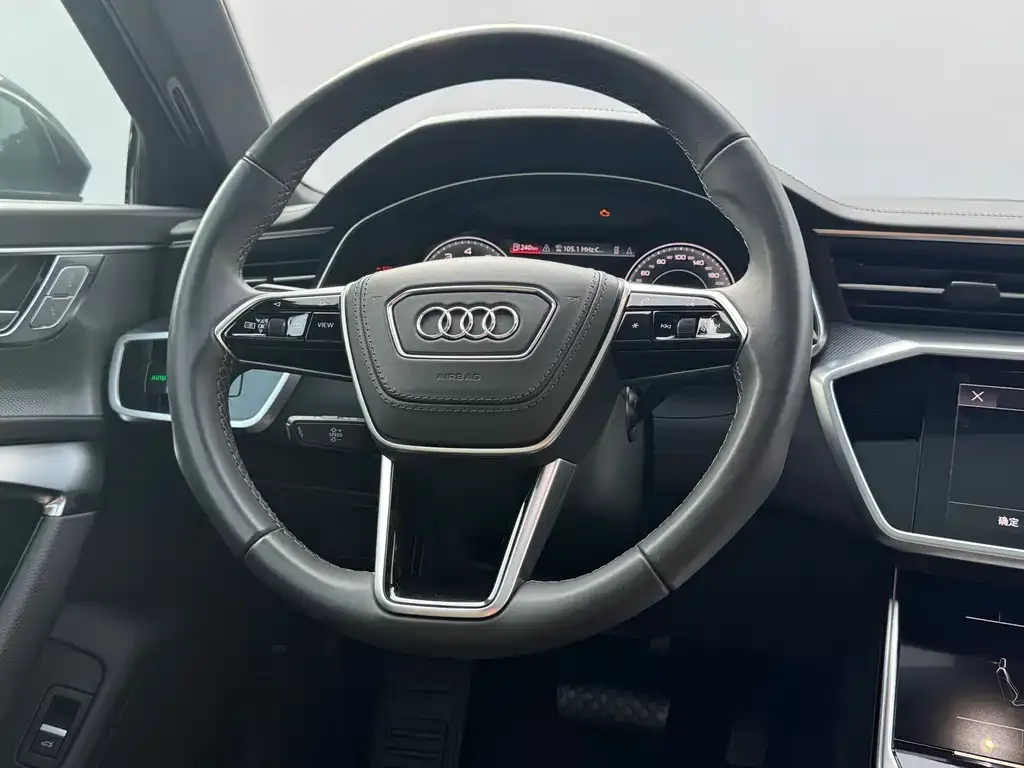 Audi A6L — фото 9