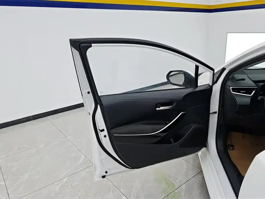 Toyota Corolla 2023 из CN, фото 7