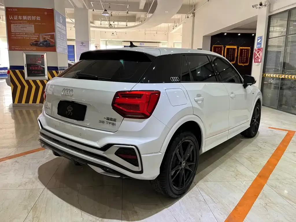 Audi Q2L 2022 из CN, фото 2