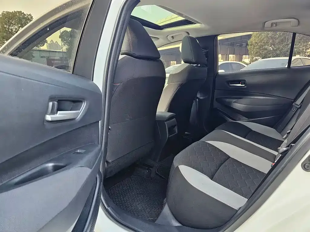 Toyota Corolla 2021 из CN, фото 2