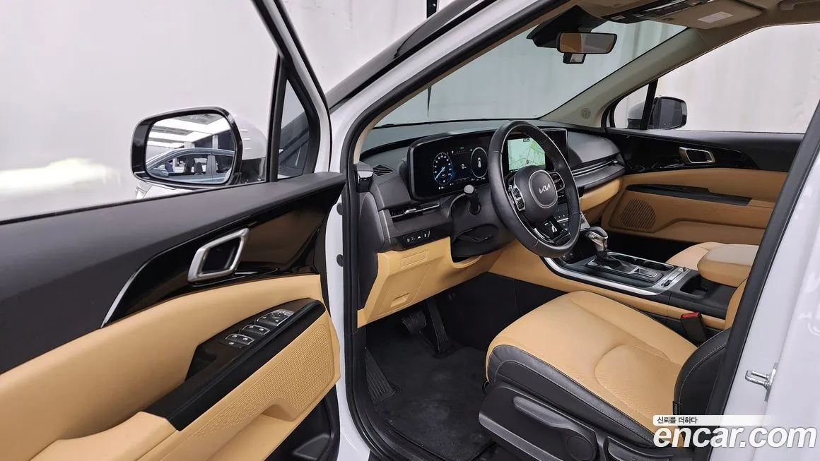 Kia Carnival — фото 10