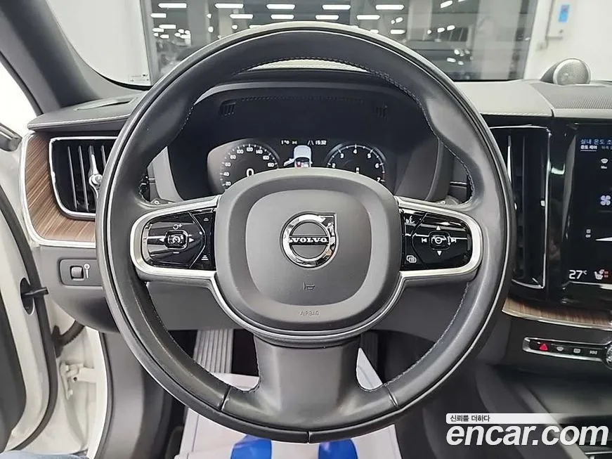 Volvo XC60 2021 из KR, фото 4