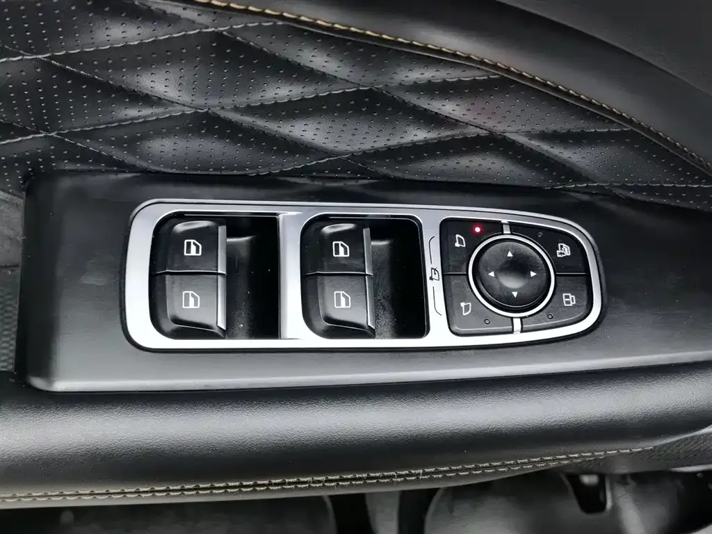 Wey Latte DHT-PHEV 2022 из CN, фото 10