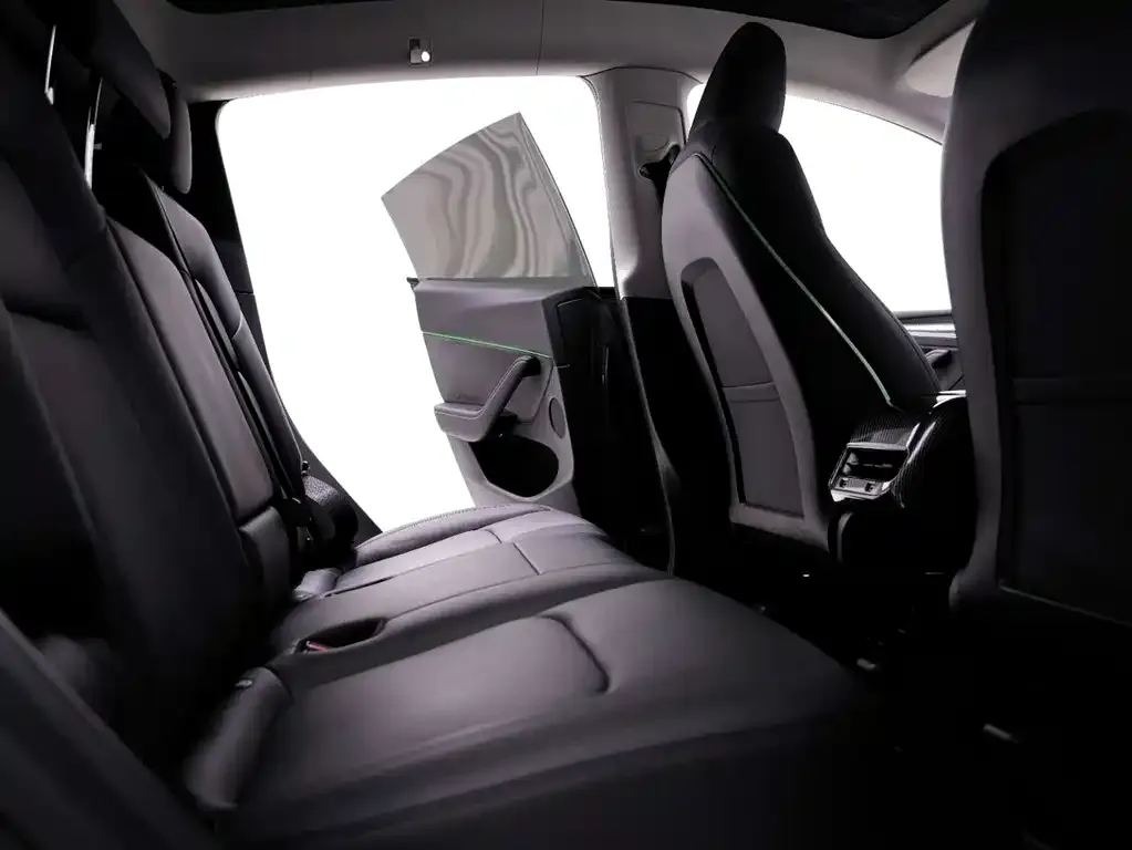 Tesla Model Y 2023 из CN, фото 8