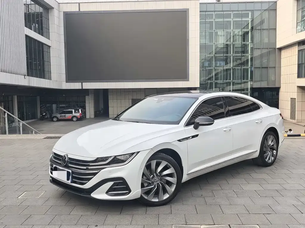 Volkswagen CC 2023 из CN, фото 1