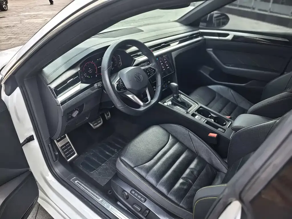 Volkswagen CC 2023 из CN, фото 4