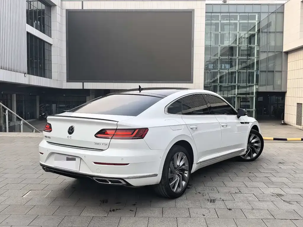 Volkswagen CC 2023 из CN, фото 5