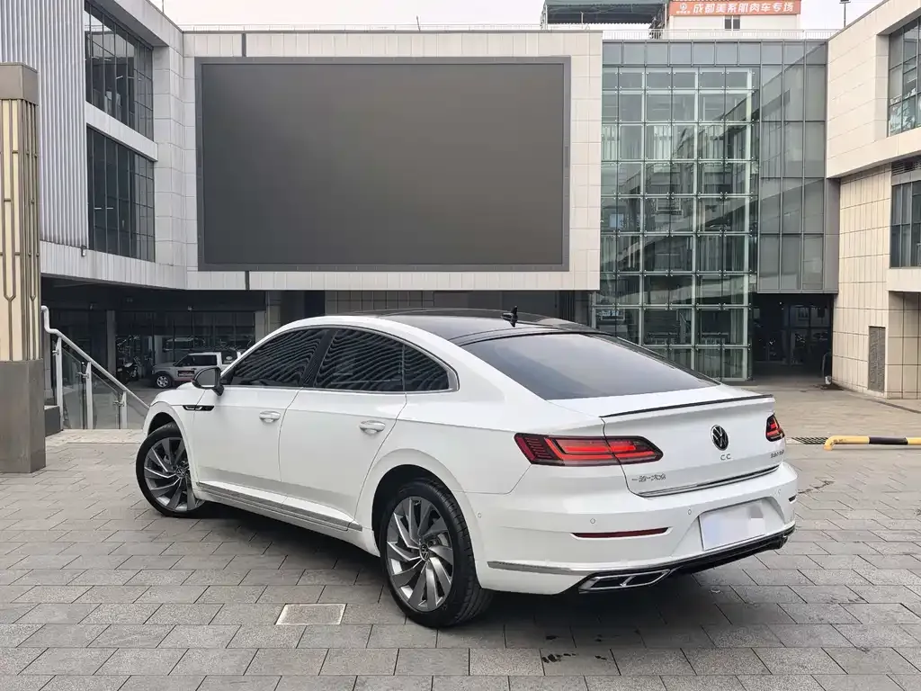 Volkswagen CC 2023 из CN, фото 7