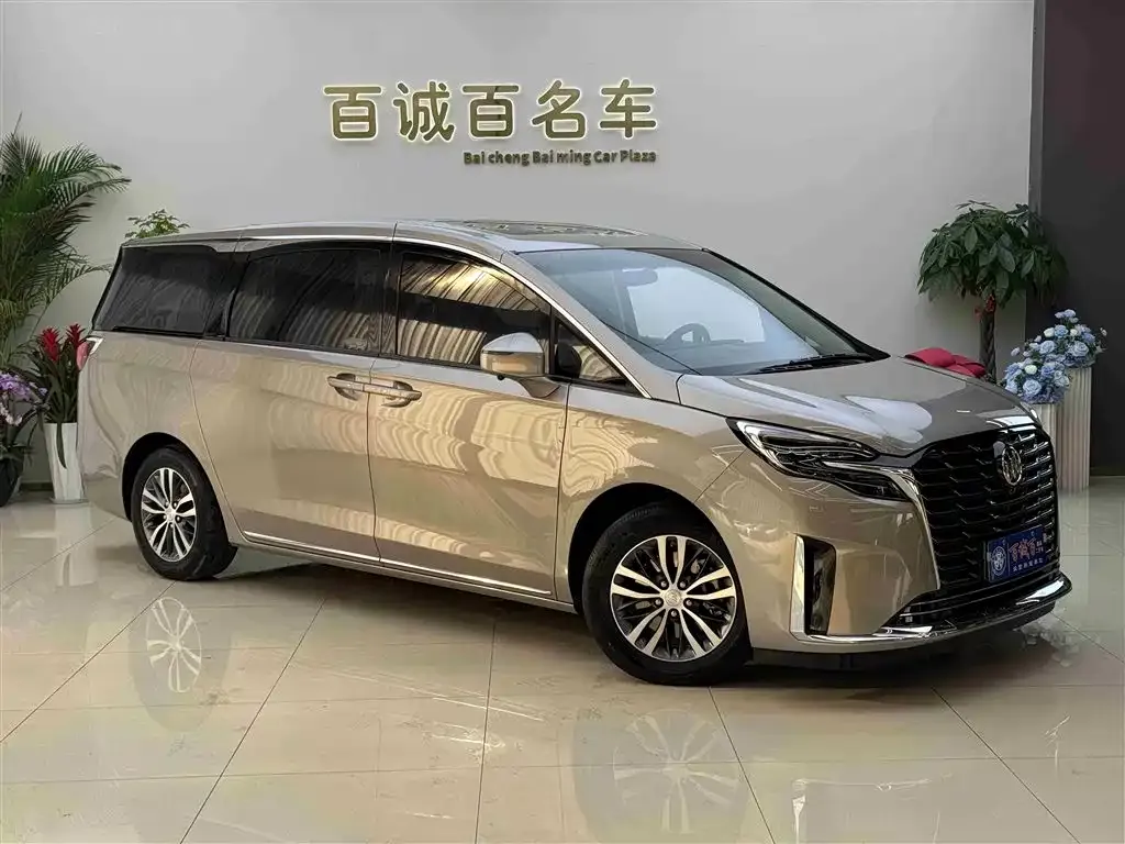 Buick GL8 2023 из CN, фото 2