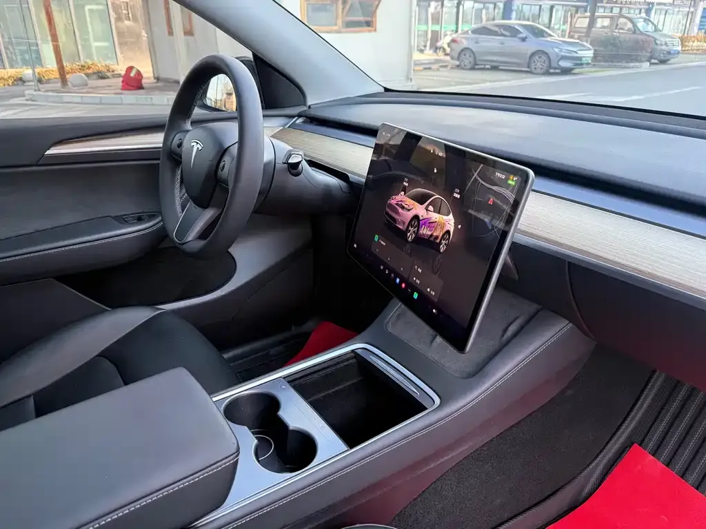 Tesla Model Y 2023 из CN, фото 8