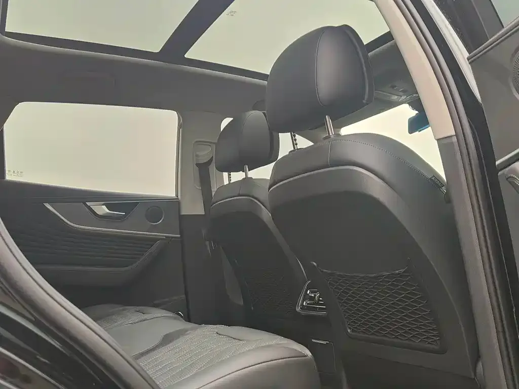 Hongqi HS5 2023 из CN, фото 3
