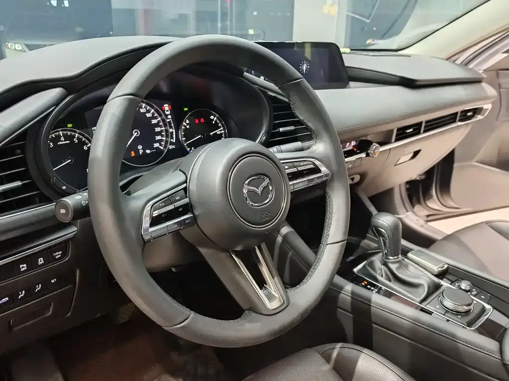 Mazda 3 Axela 2023 из CN, фото 9