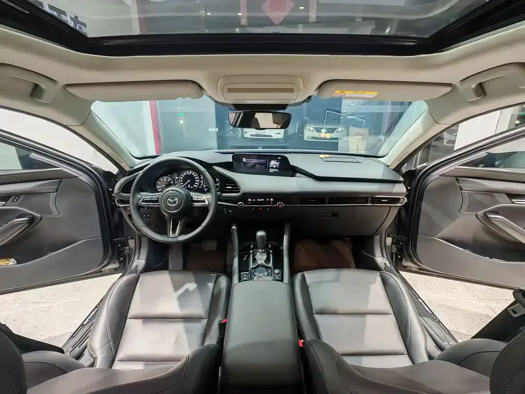 Mazda 3 Axela 2023 из CN, фото 10
