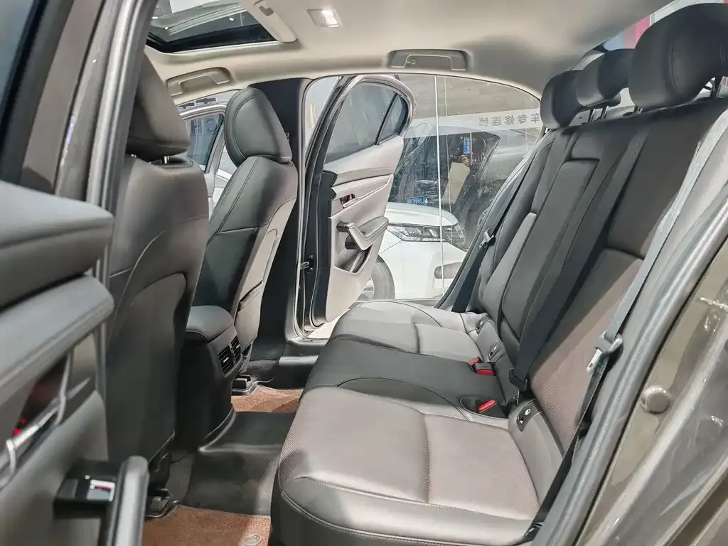 Mazda 3 Axela 2023 из CN, фото 4