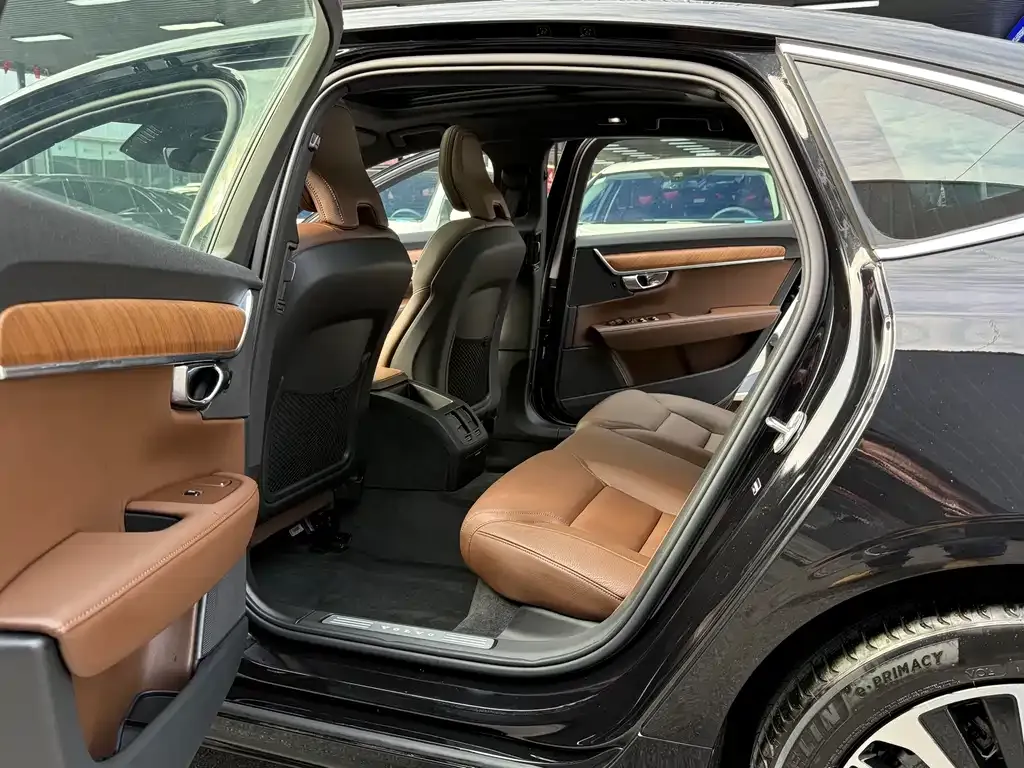 Volvo S90 2025 из CN, фото 7