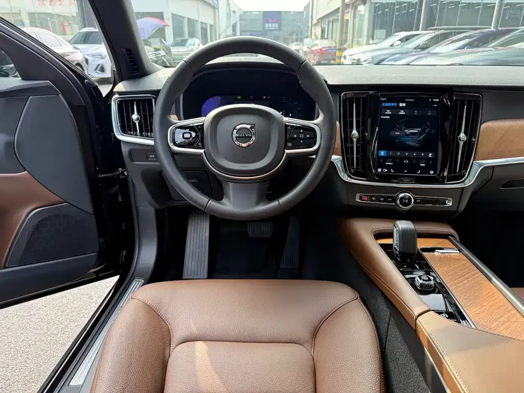 Volvo S90 2025 из CN, фото 5