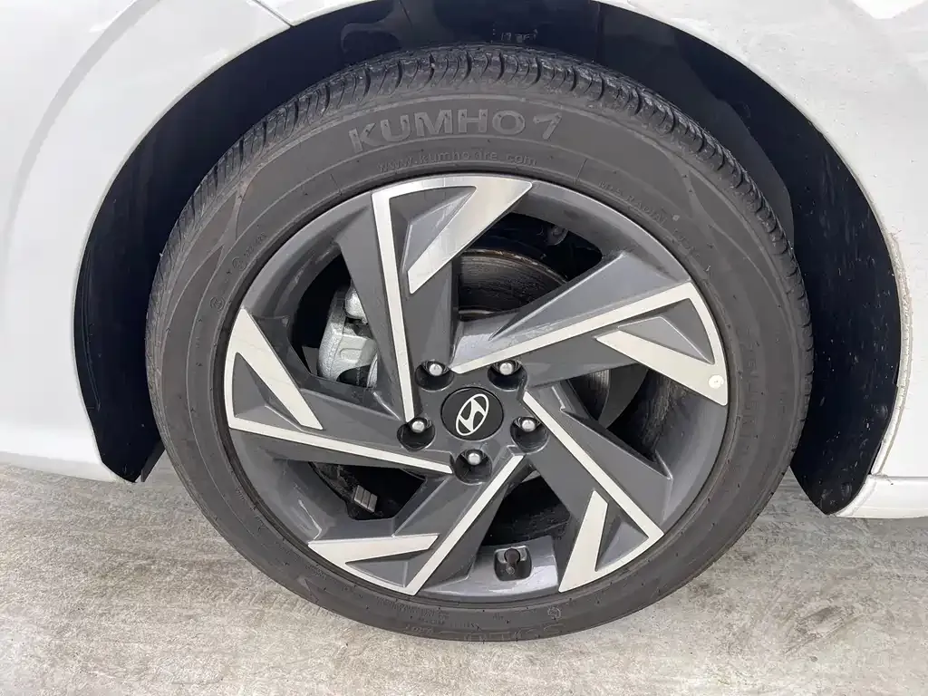 Hyundai Elantra 2025 из CN, фото 3