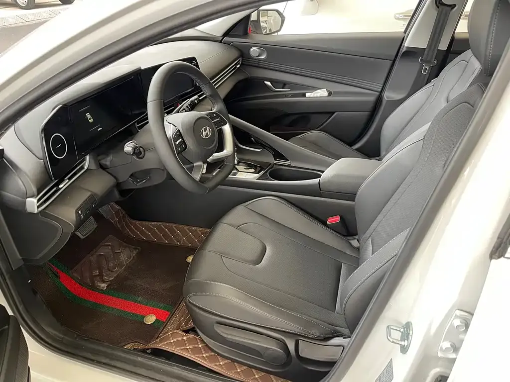 Hyundai Elantra 2025 из CN, фото 5