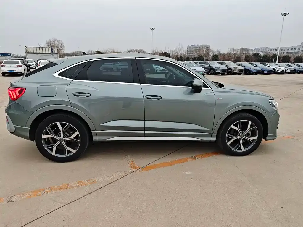Audi Q3 Sportback 2021 из CN, фото 4