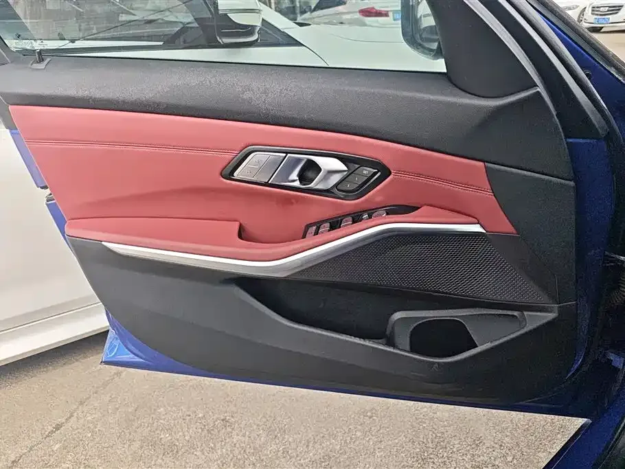 BMW 3 Series 2021 из CN, фото 6