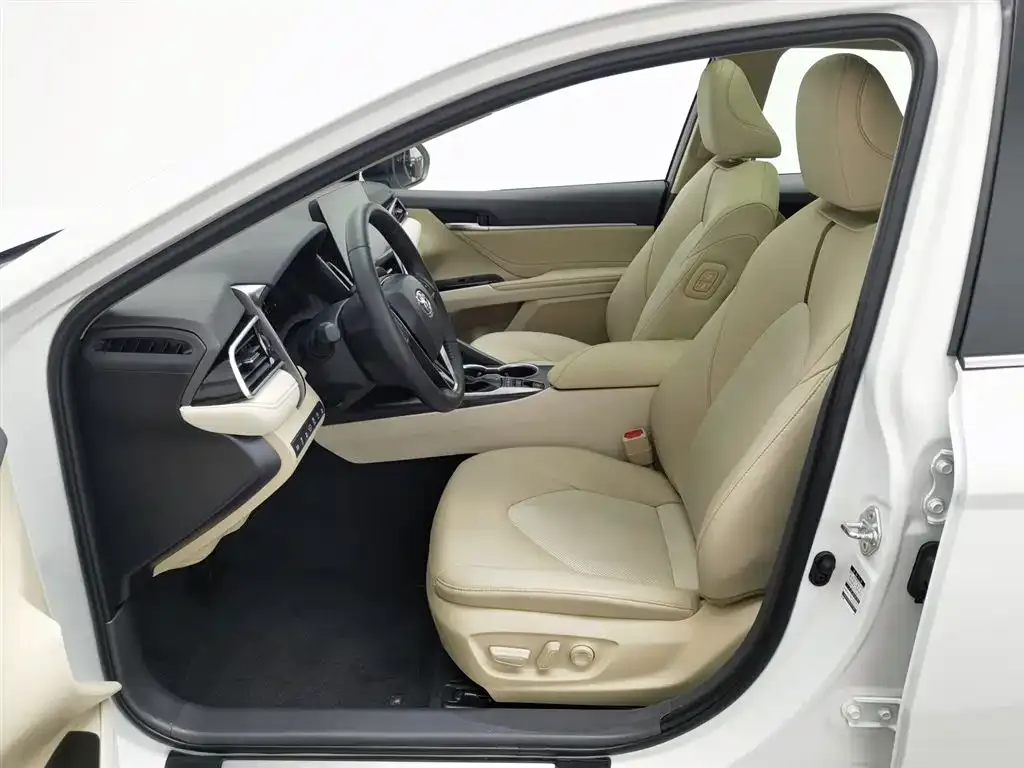 Toyota Camry 2023 из CN, фото 7