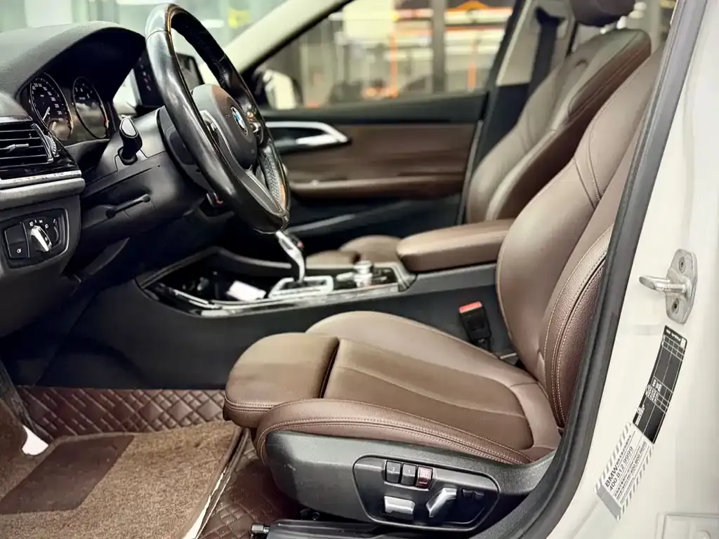 BMW 1 Series 2023 из CN, фото 10