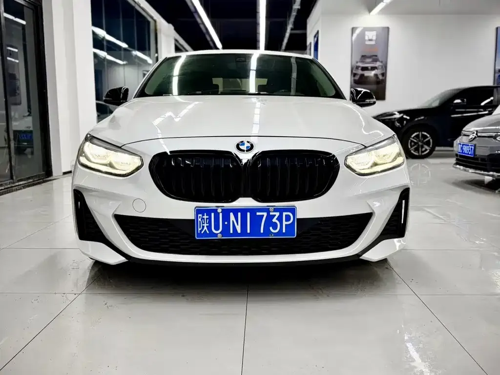 BMW 1 Series 2023 из CN, фото 2