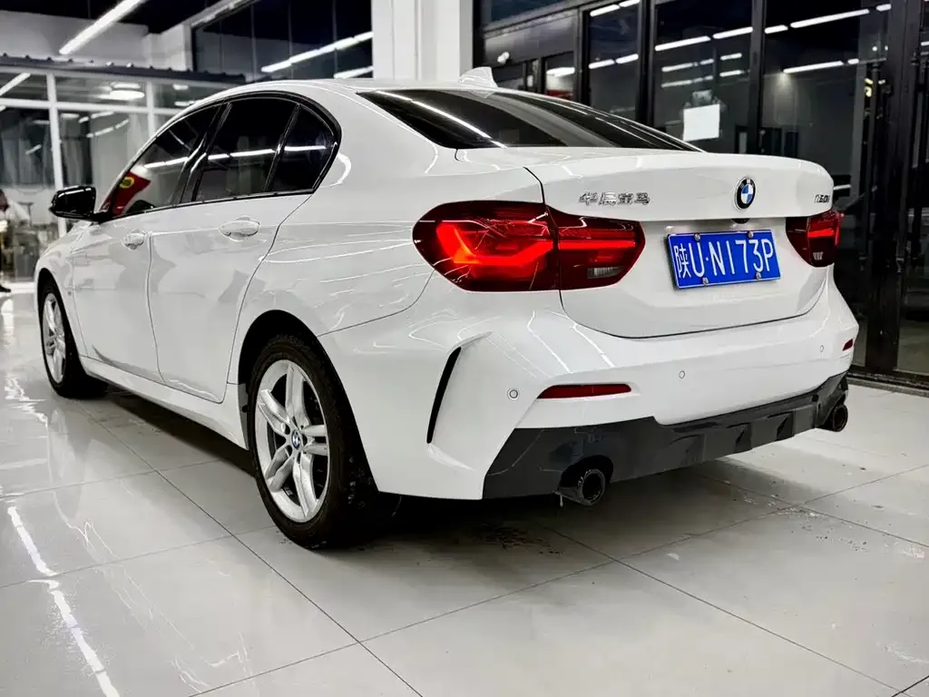 BMW 1 Series 2023 из CN, фото 4