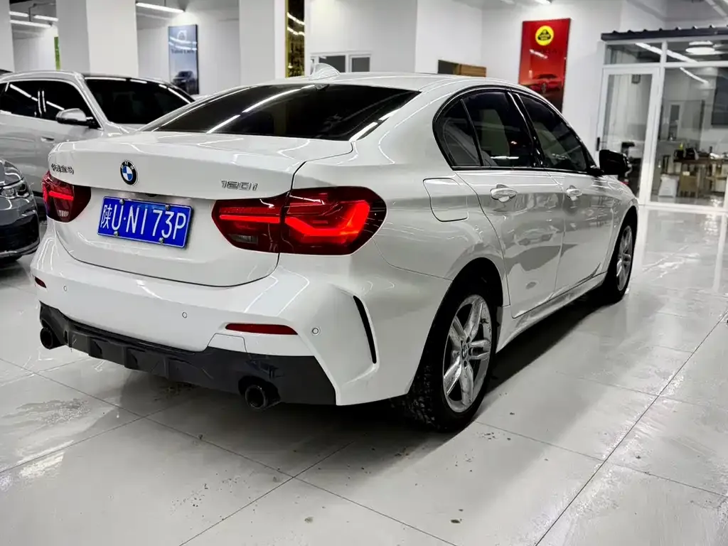 BMW 1 Series 2023 из CN, фото 9
