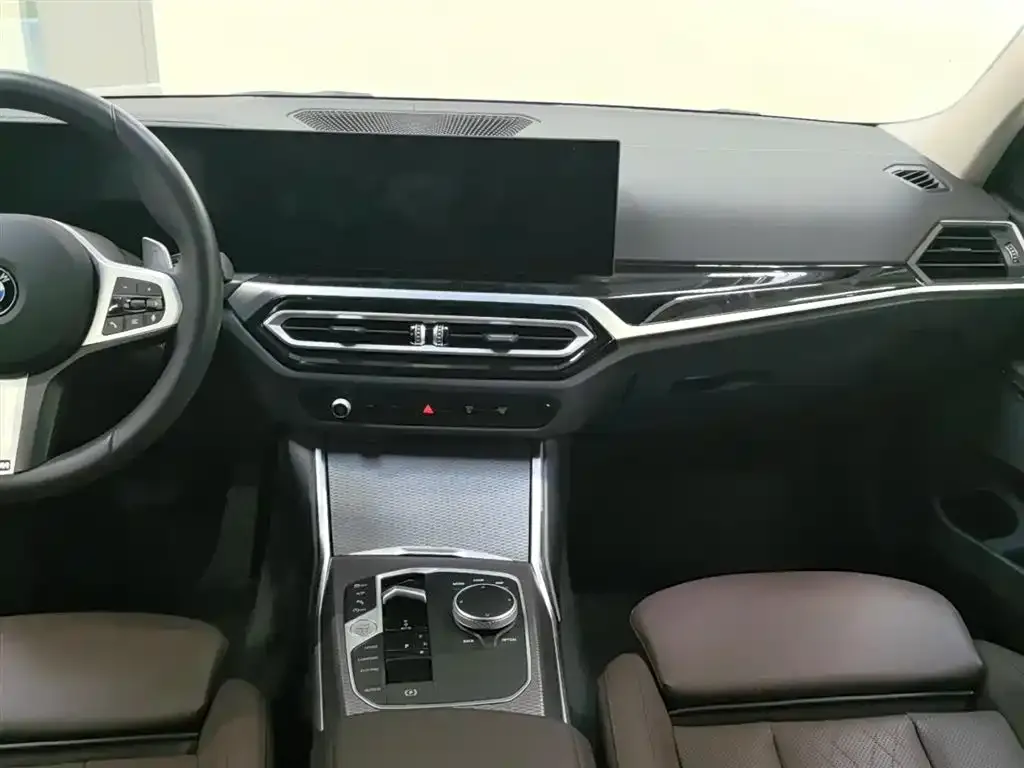 BMW 3 Series 2025 из CN, фото 4