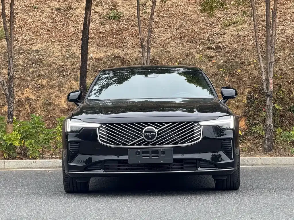 Volvo S90 2026 из CN, фото 4