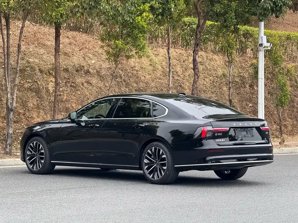 Volvo S90 2026 из CN, фото 10