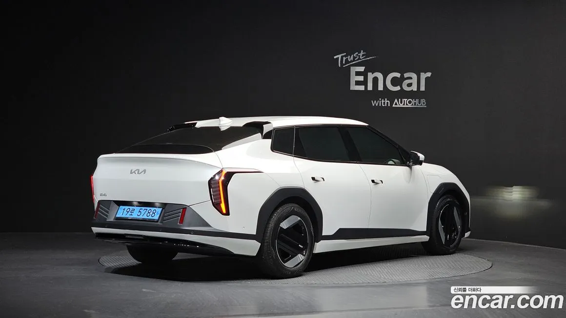 Kia EV4 — фото 2